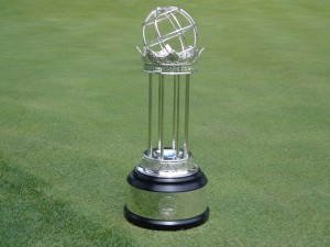 DSC02854 Crown trophy on 18 green pic 5 DS