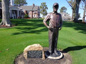 DSC03147Pete Dye Statue at FLR DS