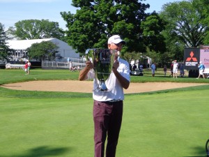 DSC02604 Tom Lehman trophy pic 2 DS