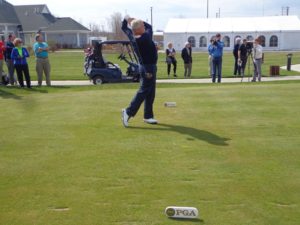 DSC06519 monty blasts one on the 1st tee DS