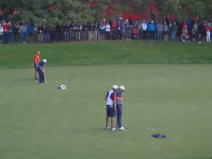 dsc07458-spieth-and-caddie-on-green-ds